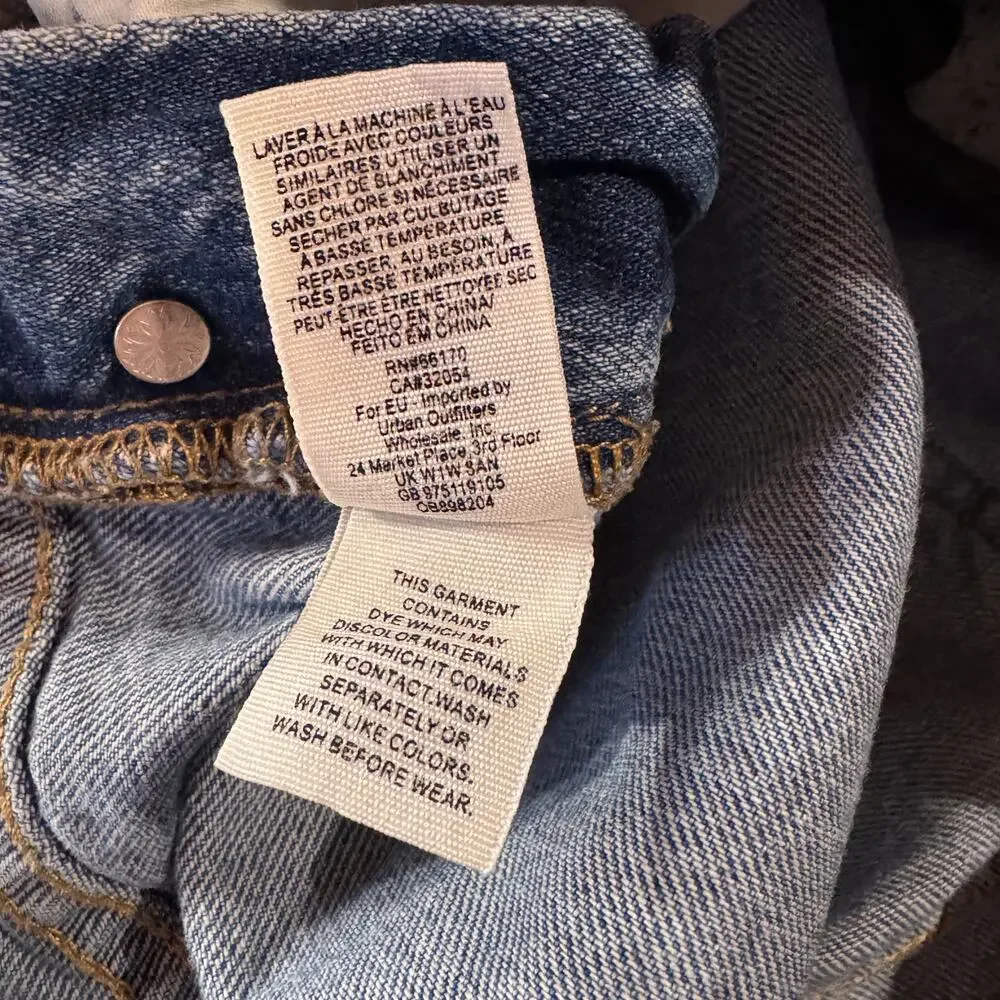 Free People We the Free SZ 26 Cropped Denim Jean Overalls Pockets Distressed